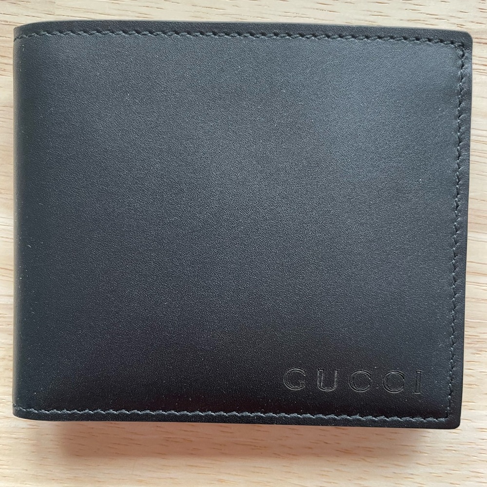Gucci Mens wallet NEVER USED